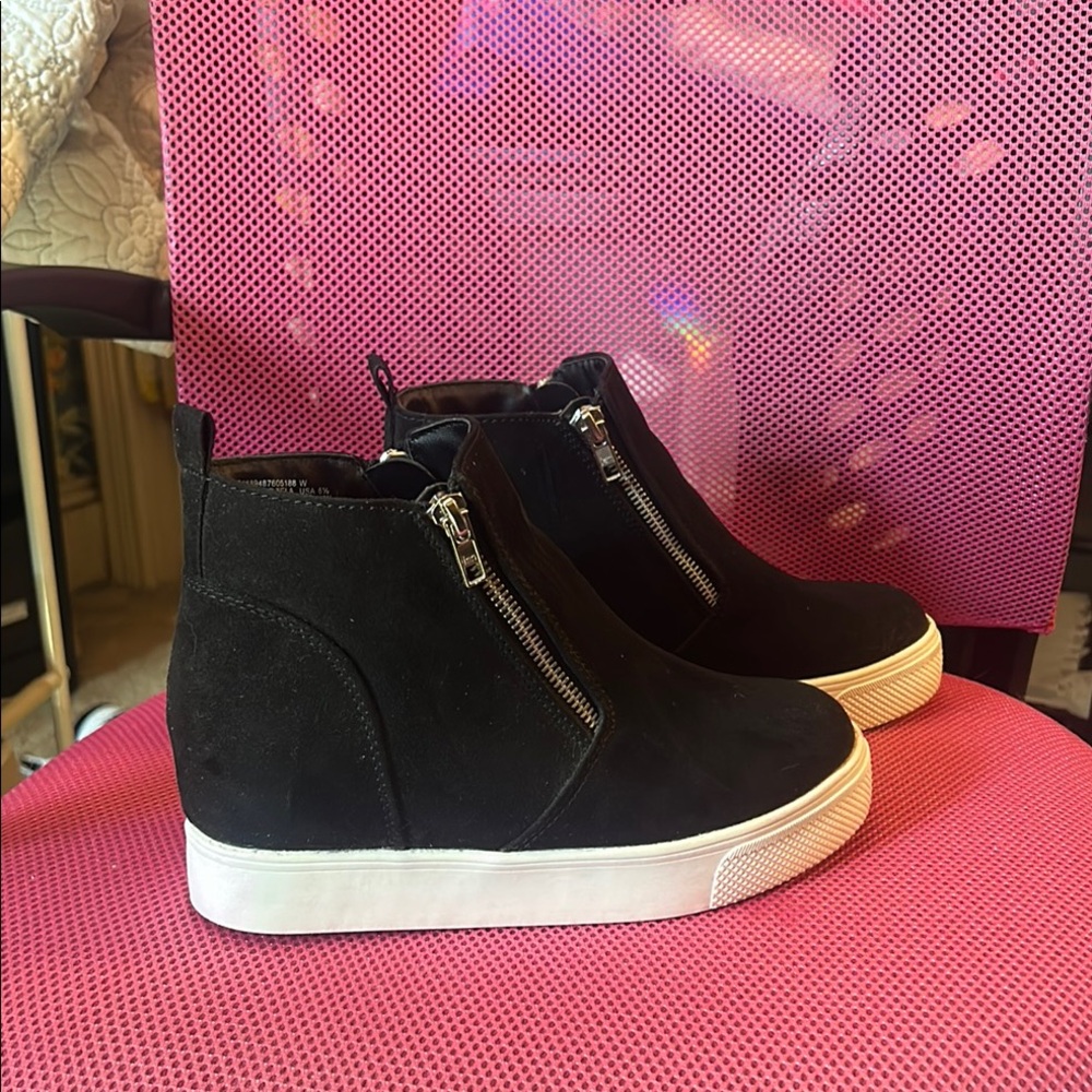 Sleek Black and White High-Top Sneakers with Textured Finish